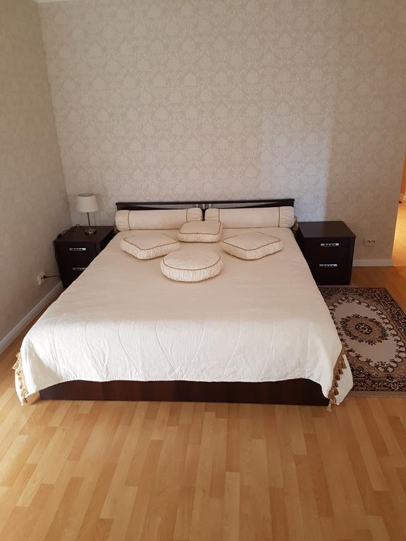 Pretty Apartment เยลกาวา ภายนอก รูปภาพ